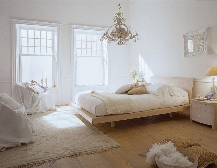 estilo boêmio-quarto-branco-corredor-cama de madeira-lustre-rústico