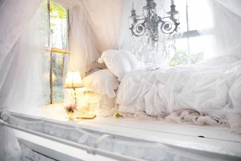 quarto estilo boêmio-branco-conto de fadas-lustre-princesa-tuell-renda