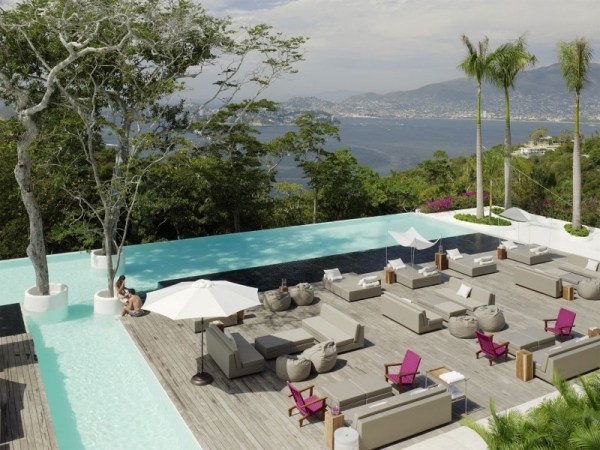 hotel boutique encanto em acapulco deck de madeira lounge