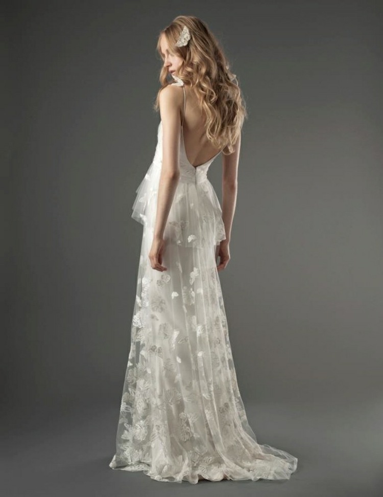 vestido romântico de casamento tecido transparente com renda nas costas