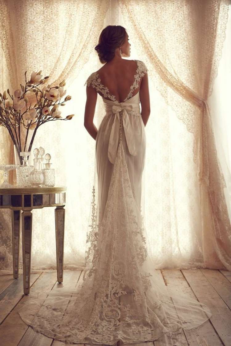 vestido de noiva decoração de renda com laço em tecido transparente