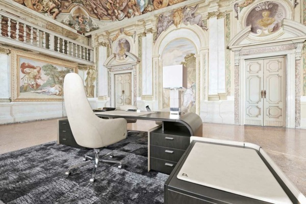 Móveis de escritório luxuosos com poltrona branca