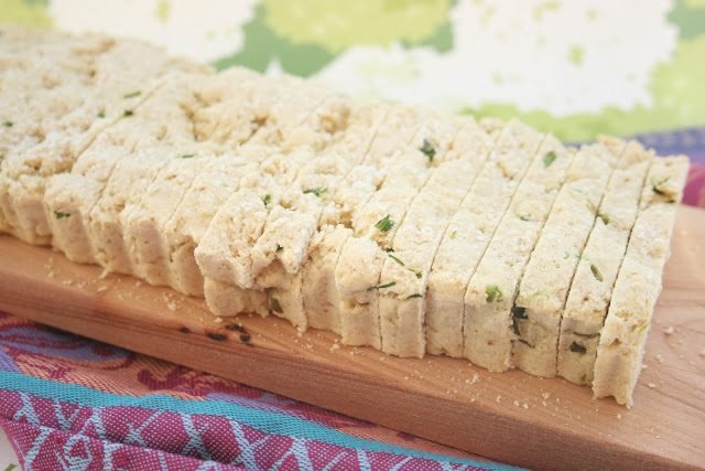 pão rápido sem fermento assando receita - cebolinhas