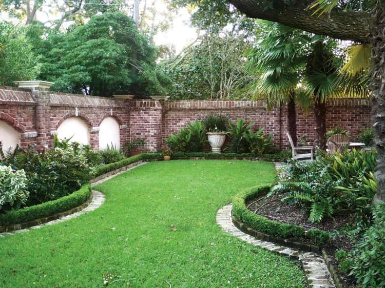 buxo no jardim gramado com corte baixo terraço