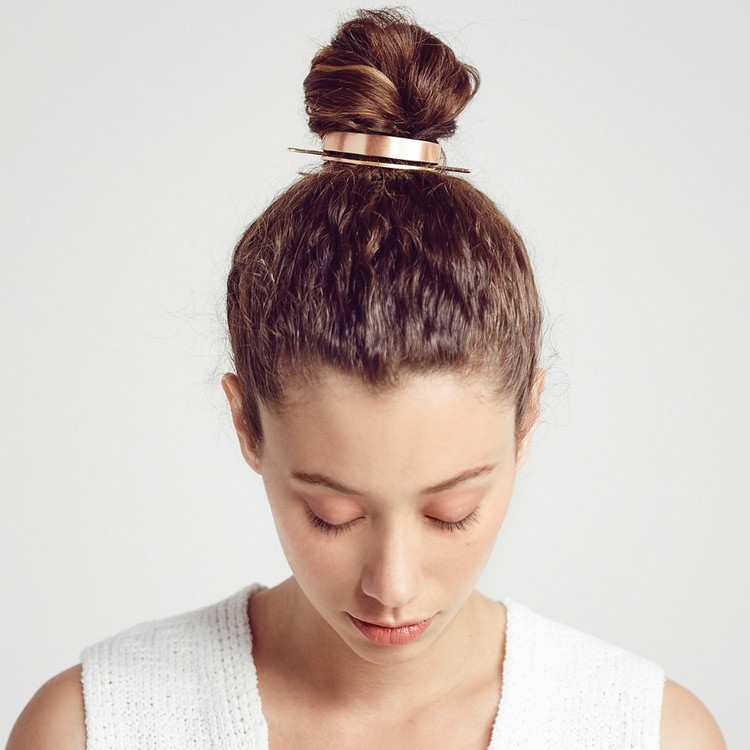 coque punho metálico elegante updo simples
