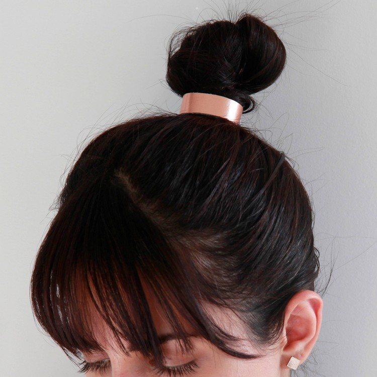 penteado pequeno coque cuff coque com franja