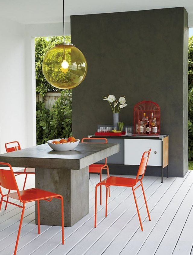 colorido-sala-idéias-cozinha-cadeiras-vermelho-laqueado-enfatizado-mesa-minimalista