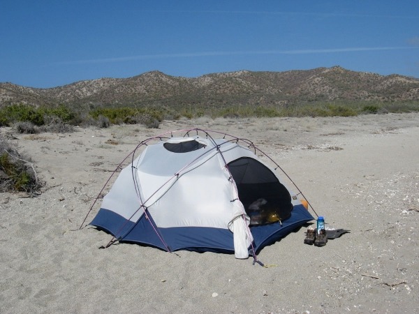 Barracas de acampamento geodésicas de férias