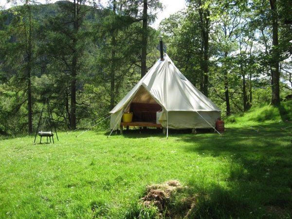 Tendas de acampamento feitas de material de algodão
