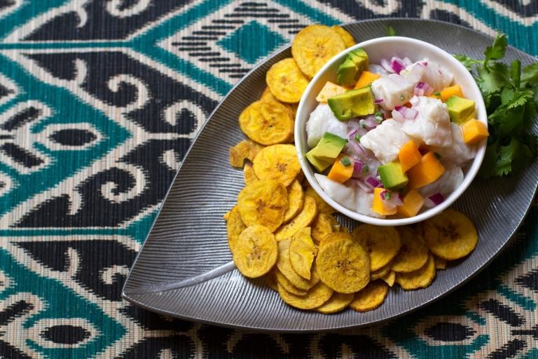 Receita de ceviche com batatas marinadas em peixe