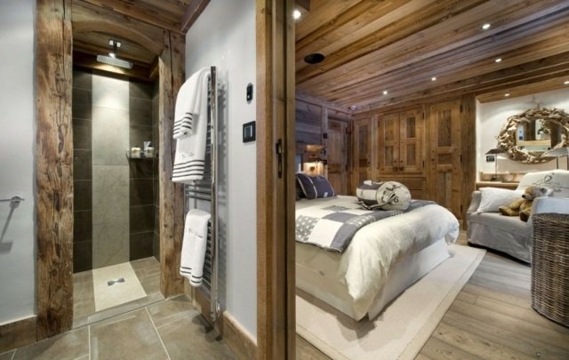 Chalé de luxo Alpes com quarto revestido de azulejos