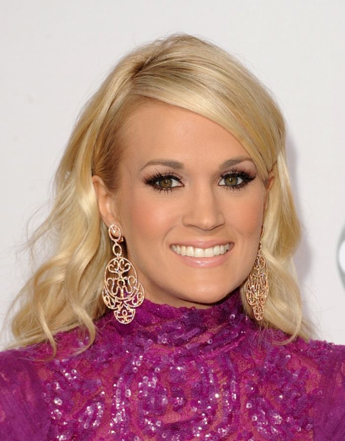ouro-lustre-brincos-carrie-underwood
