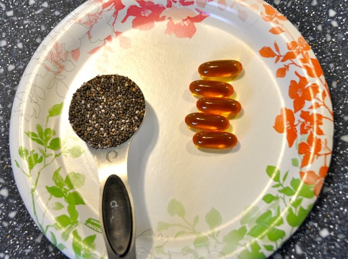 óleo de peixe com 5 comprimidos de uma colher-semente de chia