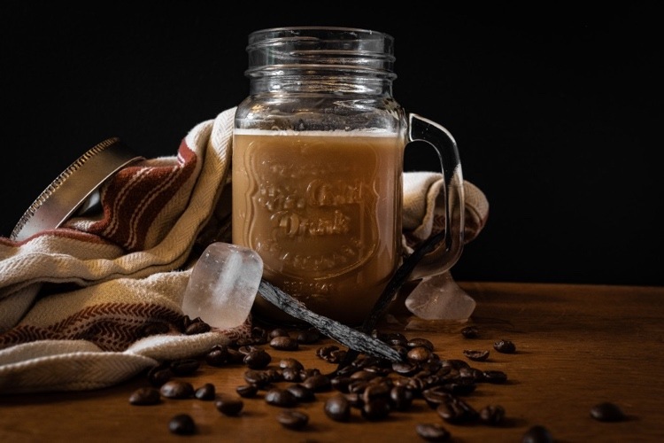 Receitas de coquetel com Cold Brew Coffee gelado para o verão