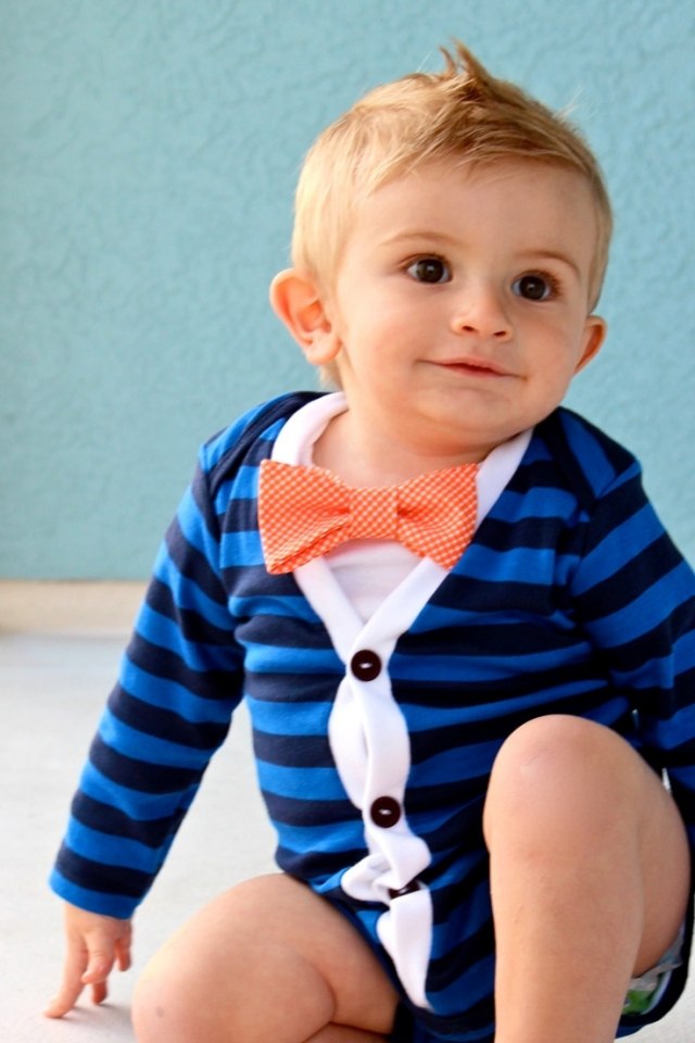 roupas-bebê-menino-cardigã-corpo-azul-listrado-laranja-gravata borboleta