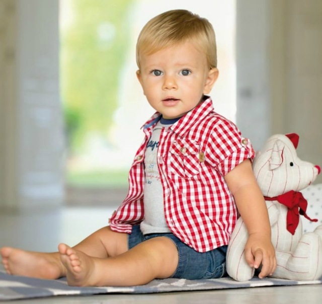 moda-bebê-menino-camisa-xadrez-branco-vermelho-mangas curtas