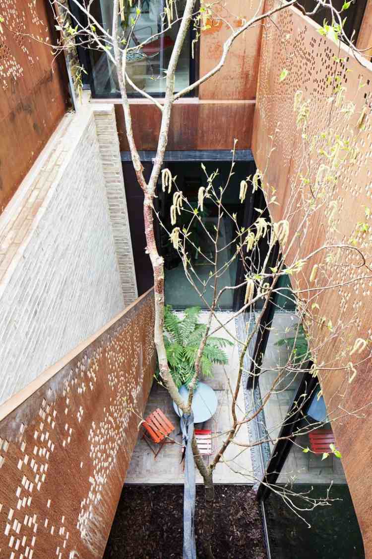 corten-aço-fachada-corte a laser-motivos-vista-pátio