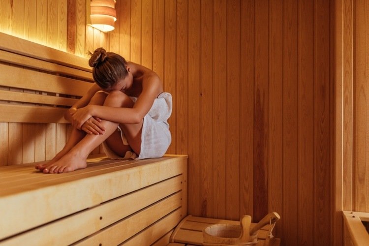 O cortisol aumenta devido ao estresse térmico na sauna