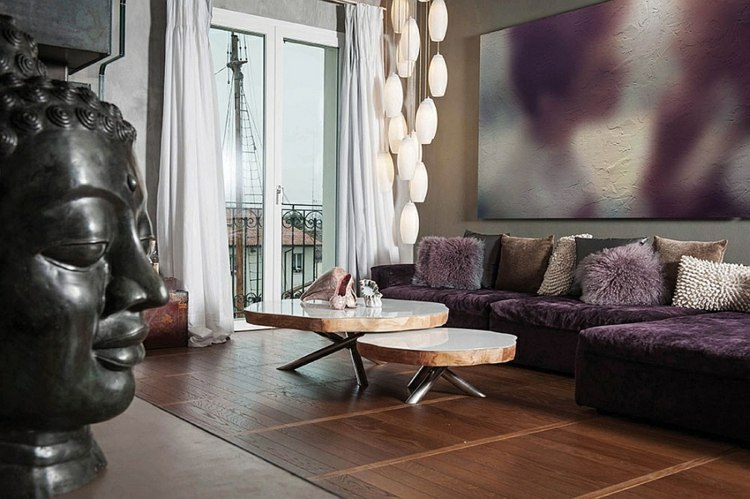 Mesa de centro-madeira-fatia-sala-aço-mesa-pernas-roxo-sofá-quadro-luz-pendente-terraço-decoração figura