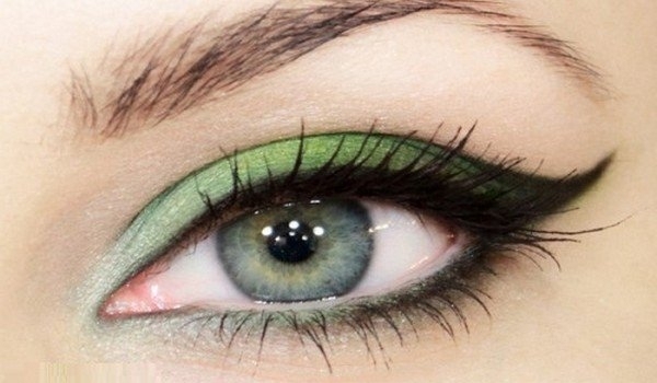 verde-escuro-ponta-dos-olhos-cor-maquiagem