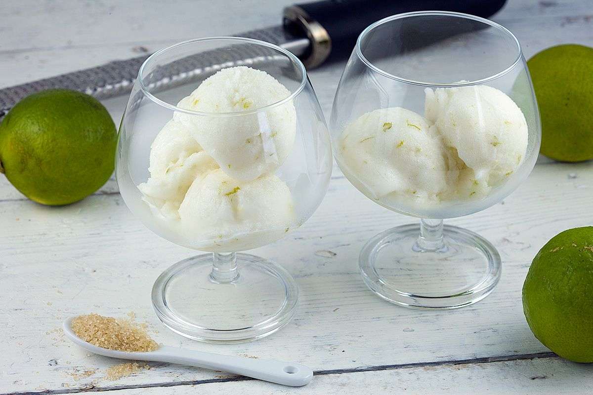 Sorvete de caipirinha fácil sorveteira cana-de-açúcar coquetéis de verão