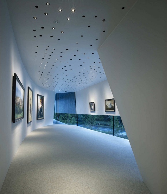 interior moderno - galeria de arte no Japão