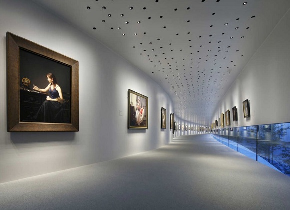 interior minimalista no museu
