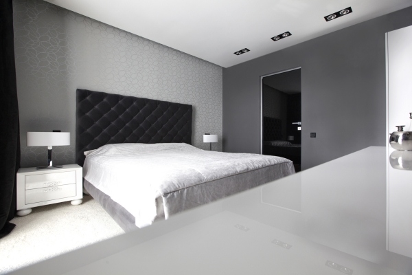 Cores no quarto - cama minimalista branca-preta