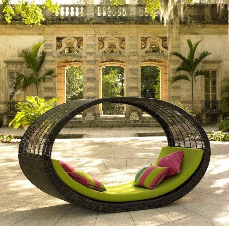 cama de balanço ao ar livre design moderno rattan colchão verde acento rosa