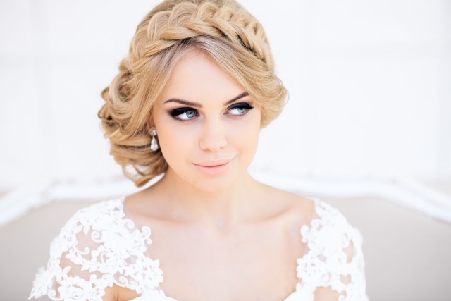 idéias de aparência de noiva em casamento enfatizaram sombra - olhos azuis com nuances de cinza escuro