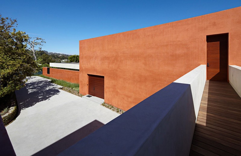 Three Wall ”House - propriedade minimalista dramática de Los Angeles