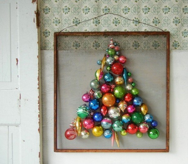 Bolas de Natal multicoloridas arranjo de parede brilhante árvore de Natal
