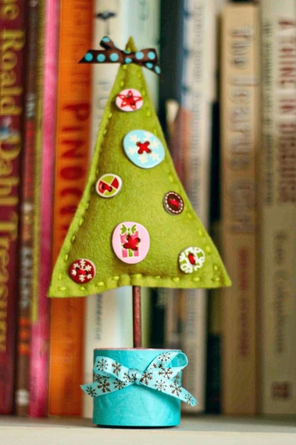 Bordar botões de feltro de árvore de Natal
