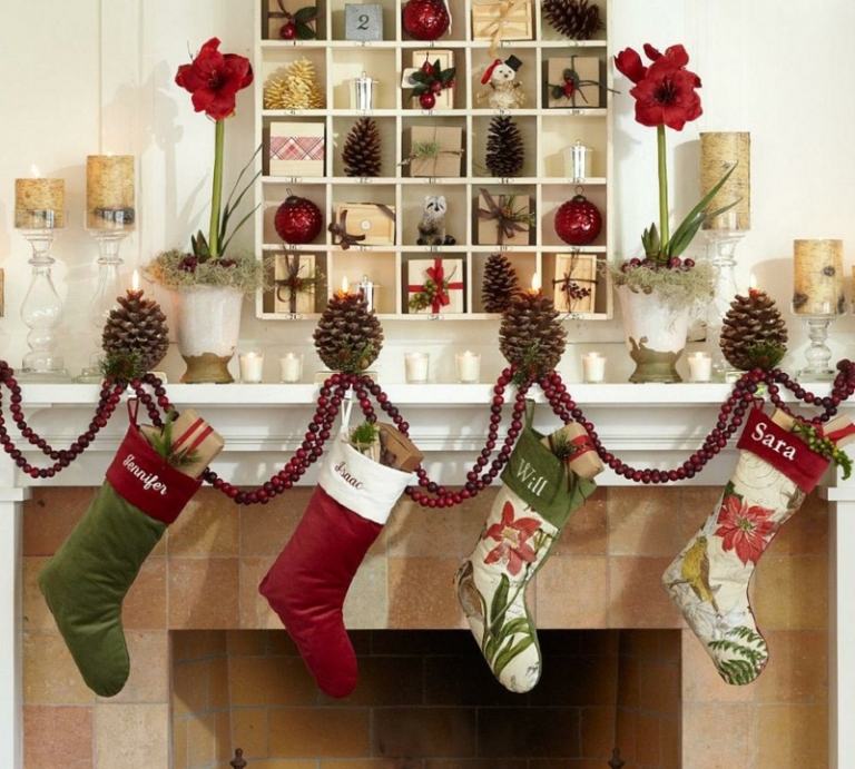 decoração para natal meias lareira saliência prateleira amarílis