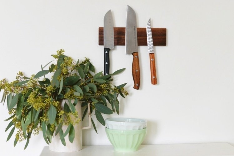 Idéias de decoração para a cozinha -faça-você-mesmo-colchetes-tira magnética-madeira-natural-faca-armazenamento