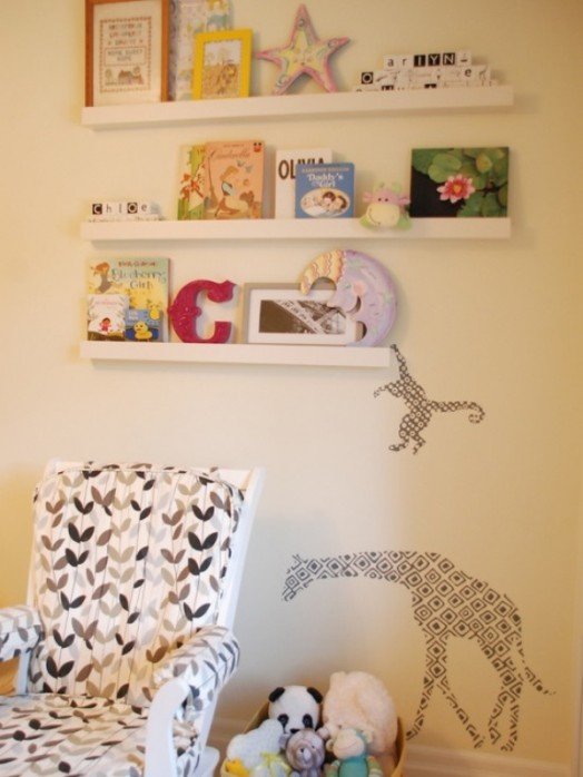 ideias de decoração para quartos infantis com decoração de parede com padrões de animais