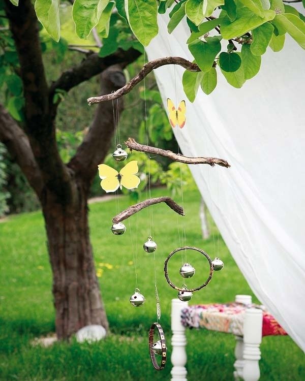 jardim de verão sinos de vento improvisam idéias de decoração
