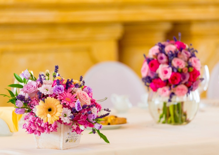 decoração com flores cortadas arranjos de flores primavera verão