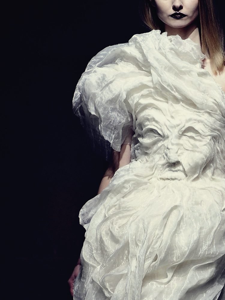 Desconstrutivismo na moda -art-drapage-white-dress