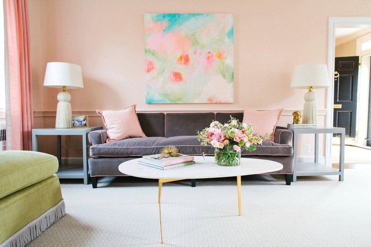 decoração-sala-flores-mesa-decoração-rosa-parede-pintura