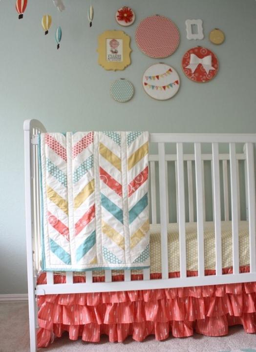 decoração de quarto de bebê com correspondência de cores para fazer você mesmo