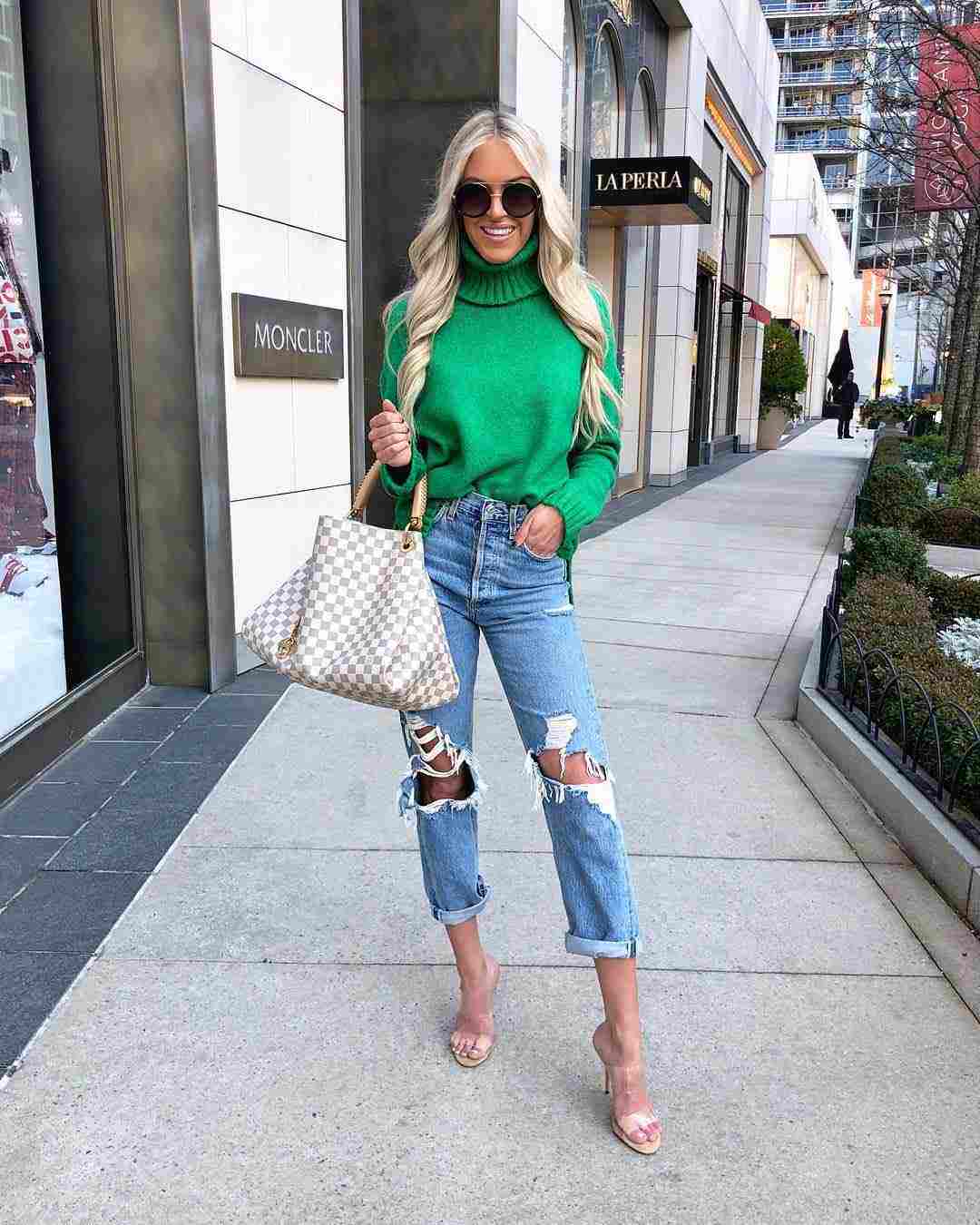 Jeans mamãe combinam suéter de tricô rasgado jeans de salto alto tendências da moda 2019 mulheres