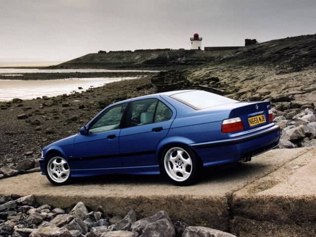 bmw-m3-sedan-blue-behind-photo