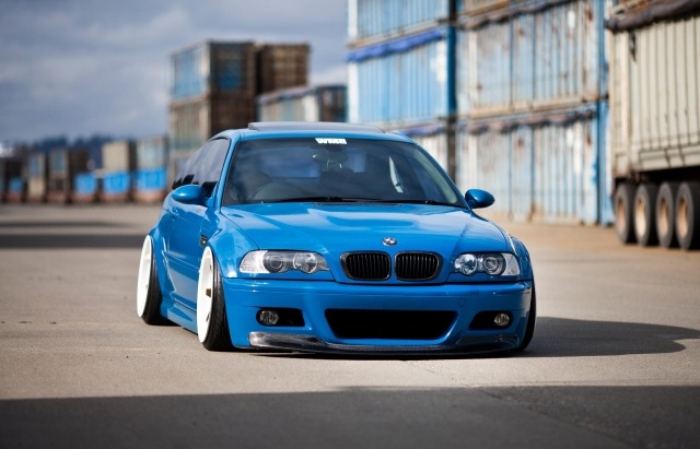 Faróis dianteiros azuis BMW e46
