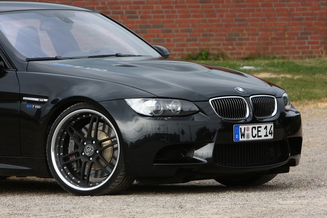 fechar-foto-frente-pneu-BMW-M3