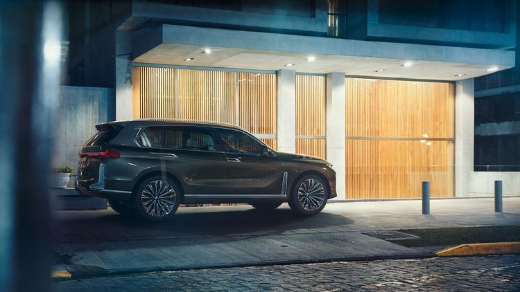 detalhes informações bmw x7 iperformance suv