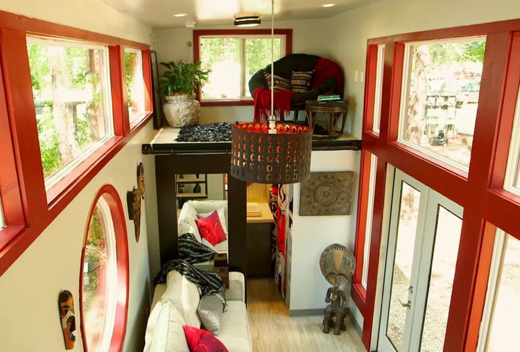 donwsizing-mini-house-living-trend-furniture-small-living-space-creative