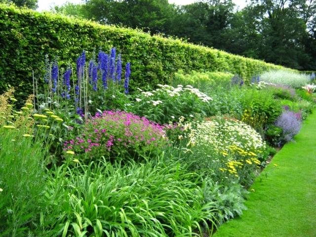 Idéias de design para a borda do jardim criar um canteiro de flores