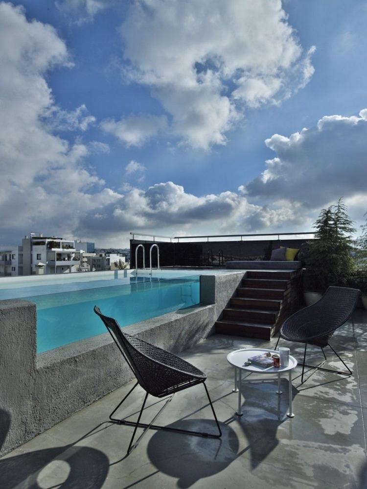 Piscina no terraço de concreto glawand Atenas