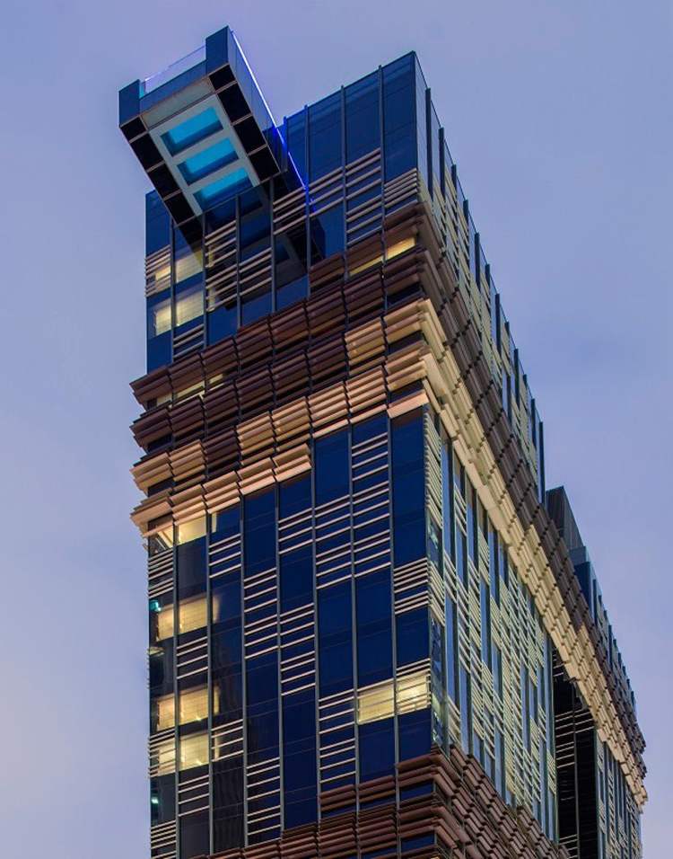 Hotel com fundo de vidro para piscina Hong Kong